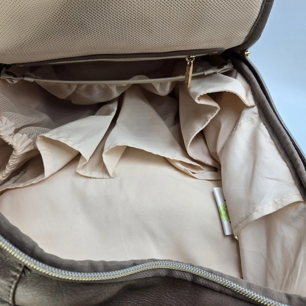 Itzy Ritzy Boss Plus Backpack Diaper Bag Tan Herringbone Gold Hardware Excellent